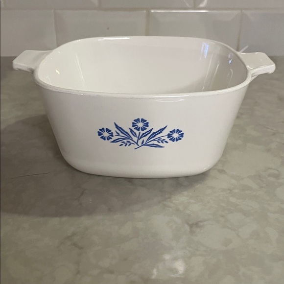 Vintage CORNING WARE Casserole Dish Cornflower Blue  1 3/4 Quart (P-1 3/4-B) USA - Picture 1 of 7